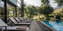 Wanderurlaub - Hotel-Schwerpunkt: Wandern & Romantik - Naturhotel Chesa Valisa Quellwasserpool beheizt - Das Naturhotel Chesa Valisa****s