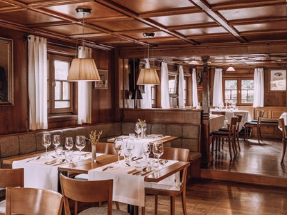 Wanderurlaub - Fahrstuhl - Naturhotel Chesa Valisa alte Stube - Das Naturhotel Chesa Valisa****s