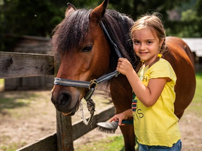 Wanderurlaub - Fahrstuhl - Trattlers Ponyfarm - Hotel GUT Trattlerhof & Chalets****S