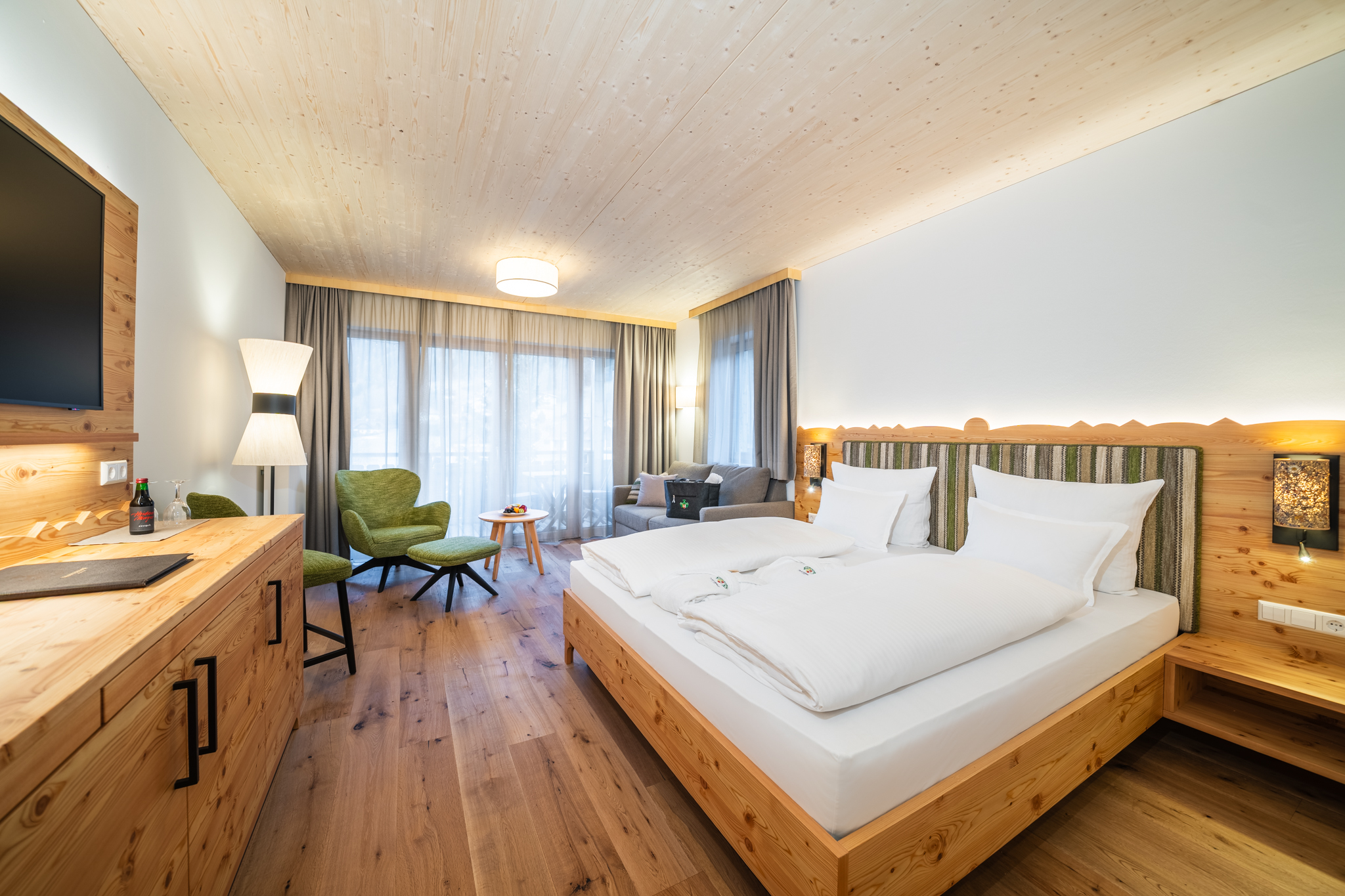 Wanderurlaub - Touren: Wanderung - Deluxe Familienzimmer Gutshof - Hotel GUT Trattlerhof & Chalets****S