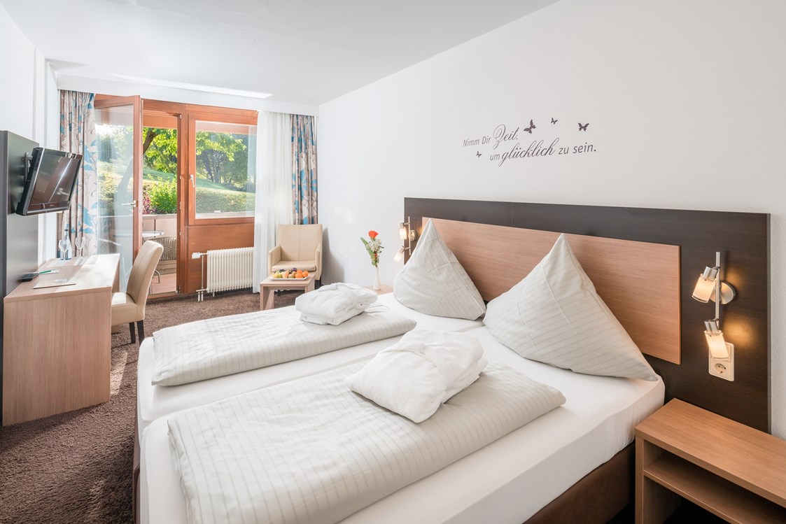 Wanderhotel: Doppelzimmer Standard Beispielbild - Hotel-Resort Waldachtal