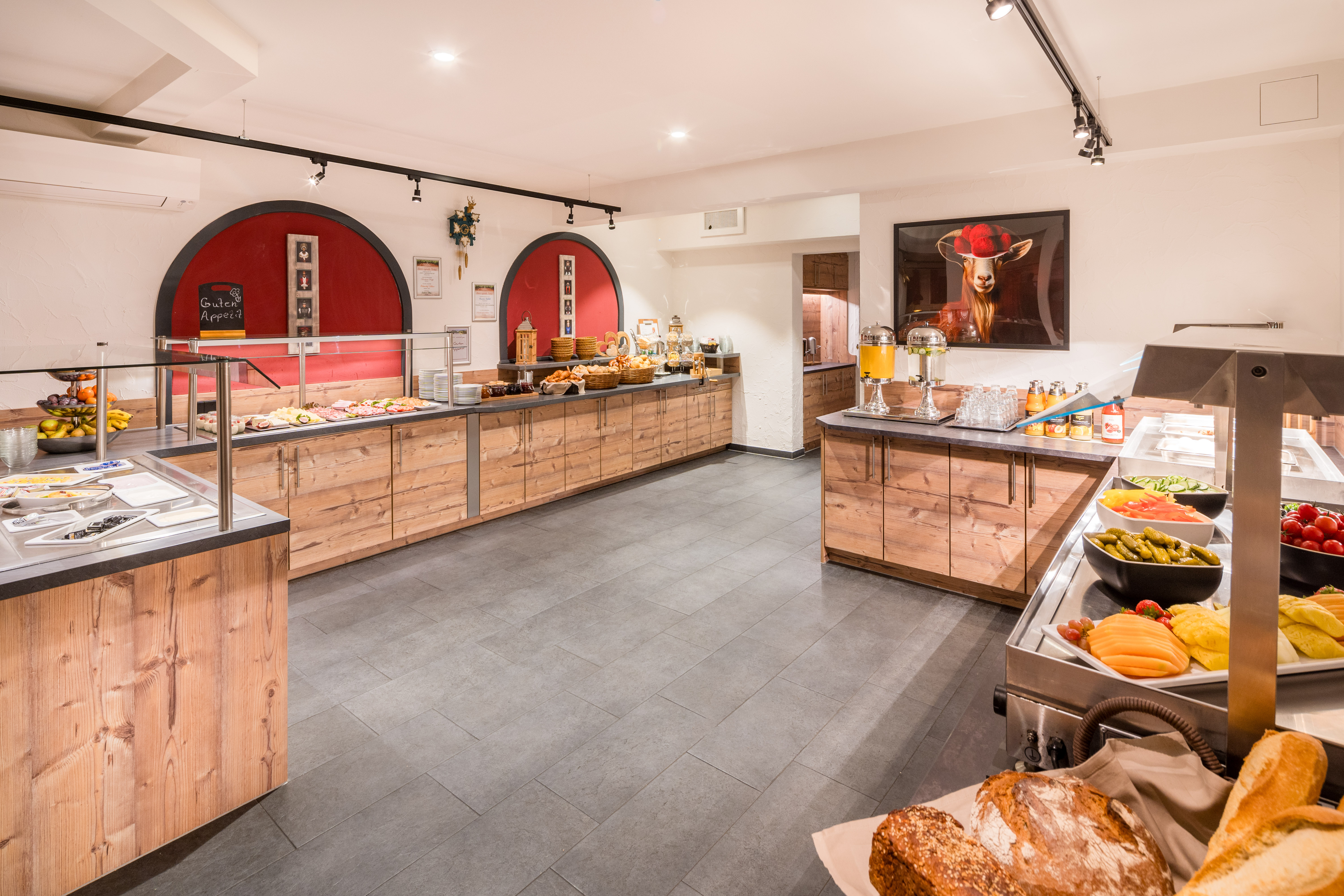 Wanderhotel: Frühstücksbuffet im Haupthaus - Hotel-Resort Waldachtal