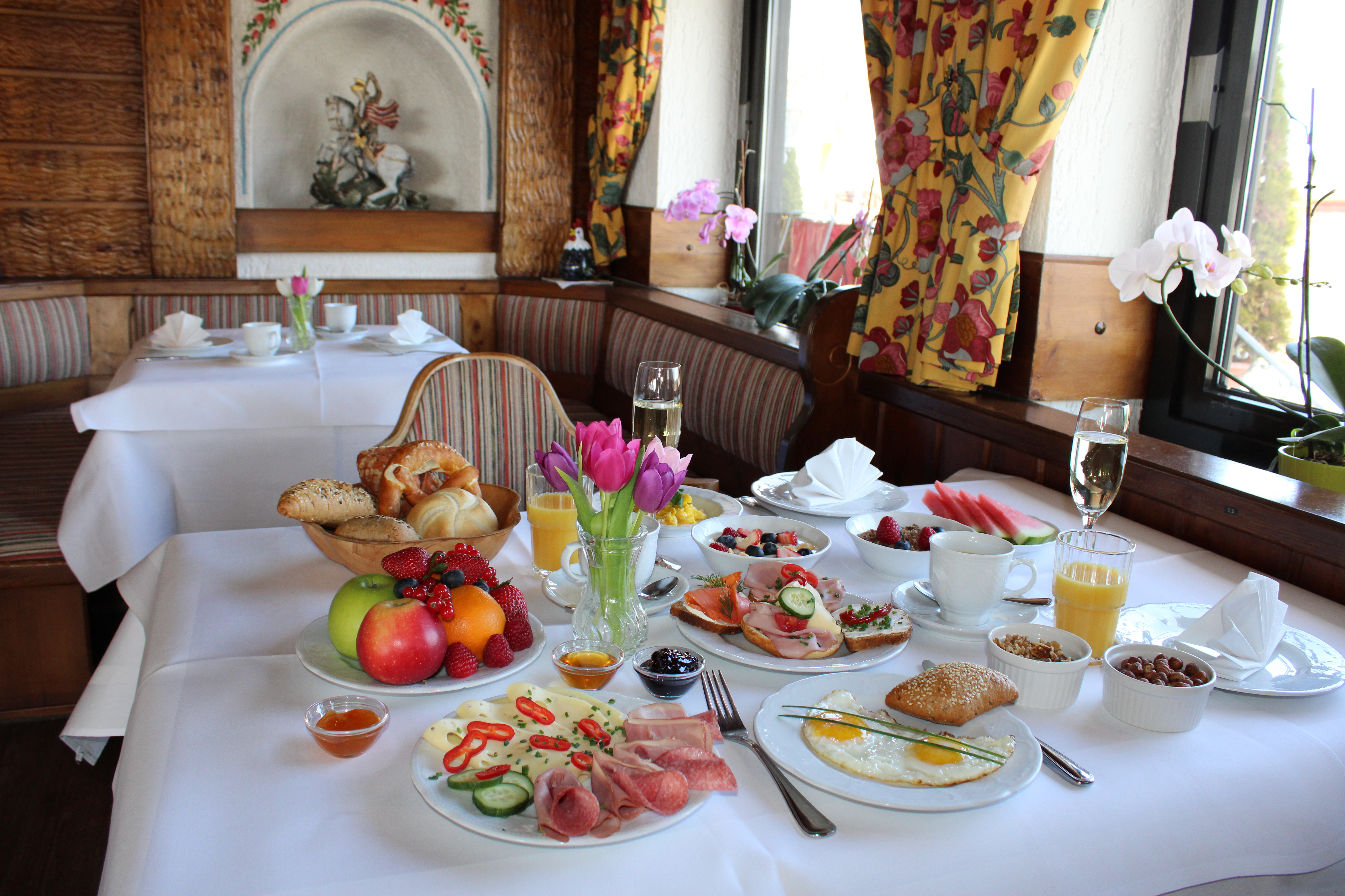 Wanderurlaub - Familienwanderung - Lalling - Hochriegel - Traumfrühstück  - Hotel & Residence Hochriegel