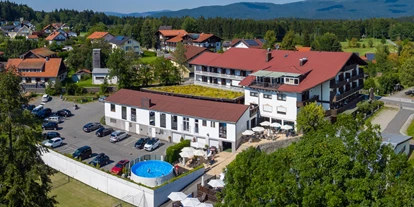 Wanderurlaub - Fahrstuhl - Bayern - Hotel Hochriegel - Außenaufnahme - Hotel & Residence Hochriegel