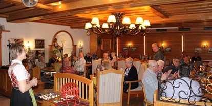 Wanderurlaub - Fahrstuhl - Bayern - Bingoabend mit Frau Stadler (jeden Dienstag) - Hotel & Residence Hochriegel