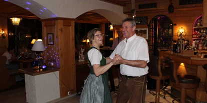 Wanderurlaub - Fahrstuhl - Bayern - Tanzabend mit Livemusik - unregelmäßig - Hotel & Residence Hochriegel