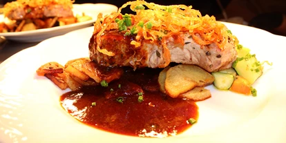 Wanderurlaub - Fahrstuhl - Bayern - 4 Gänge Wahlmenü - Kalbslendensteak vom Grill - Hotel & Residence Hochriegel