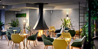 Wanderurlaub - Fahrstuhl - Hotelbar  - ever.grün KAPRUN