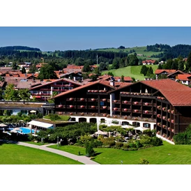 Wanderhotel: Außenansicht  - Lindner Hotel Oberstaufen Parkhotel