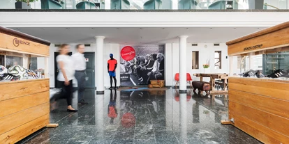 Wanderurlaub - Fahrstuhl - Bayern - Hotellobby - Hotel HerzogsPark