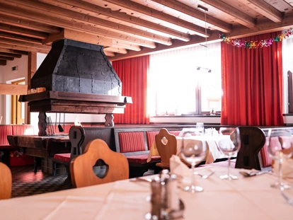 Wanderurlaub - Klassifizierung: 3 Sterne - Restaurant mit offenen Kamin. - Pirker’s Natur & Bio Familienhotel