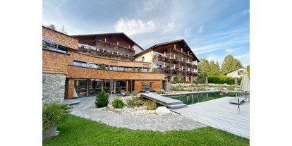 Wanderurlaub - Pools: Innenpool - Allgäuer Alpen - Biohotel Eggensberger**** Außenansicht - Biohotel Eggensberger****
