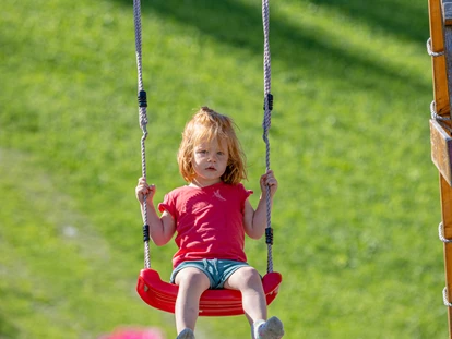 Wanderurlaub - Fahrstuhl - Kinderspielplatz direkt am Haus - Ferienwohnungen Perfeldhof