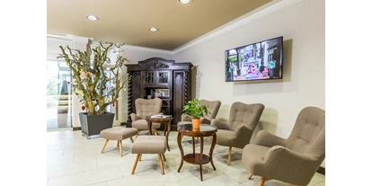 Wanderurlaub - Fahrstuhl - Bayern - Lobby im AktiVital Hotel - AktiVital Hotel