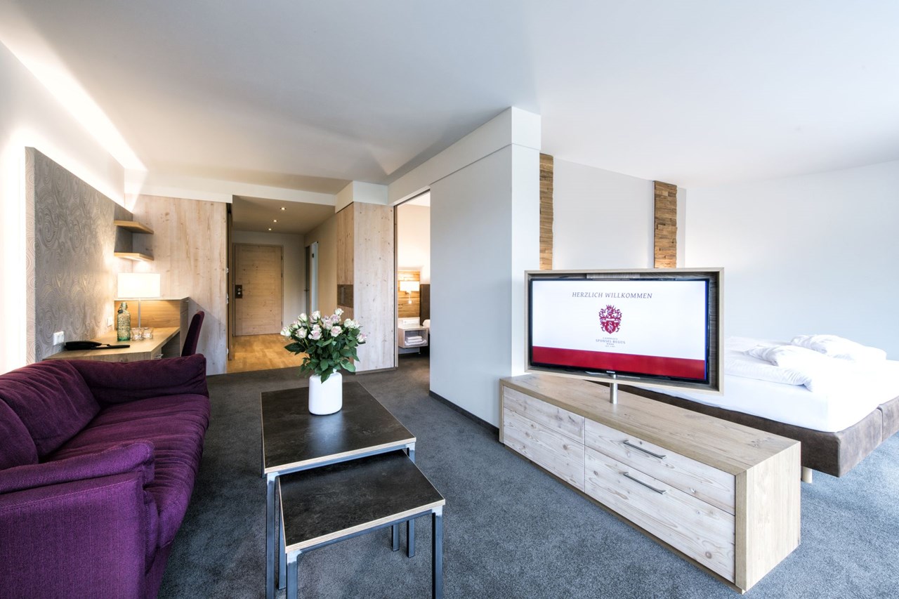 Landhaus Sponsel-Regus Zimmerkategorien Turm-Suite "Schlössla"