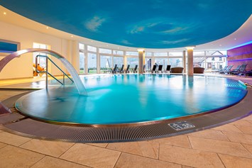 Wanderhotel: Indoor-Pool "Schlössla" - Landhaus Sponsel-Regus