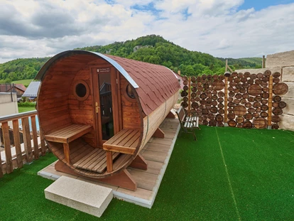 Wanderurlaub - Fahrstuhl - Fass-Sauna "Hopfen & Malz" - Landhaus Sponsel-Regus
