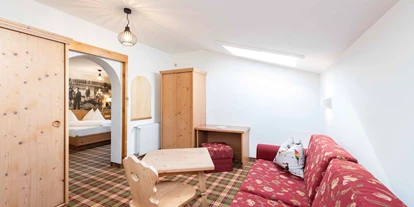 Wanderurlaub - Fahrstuhl - Geräumige Zimmer und Suiten - Familiengut Hotel Burgstaller