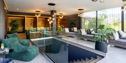 Wanderurlaub - Fahrstuhl - Vitalgarten mit direktem Gartenzugang - Familiengut Hotel Burgstaller