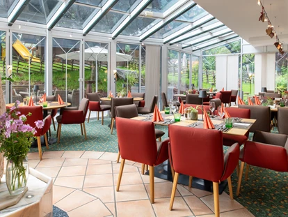 Wanderurlaub - Fahrstuhl - Wintergarten-Restaurant Kärntnerhof - Family & Sporthotel Kärntnerhof****