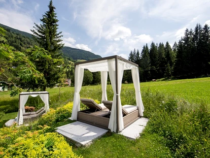 Wanderurlaub - Fahrstuhl - Gartenanlage im Kärntnerhof - Family & Sporthotel Kärntnerhof****