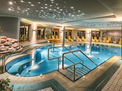 Wanderurlaub - Fahrstuhl - Erlebnishallenbad im Kärntnerhof - Family & Sporthotel Kärntnerhof****