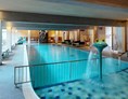 Wanderhotel: Indoorpool im coolen Design - Hotel DIE POST ****