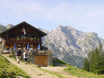 Alpenhotel Tyrol - 4* Adults Only Hotel am Achensee Tourentipps Bärdenbadalm über Tunelweg
