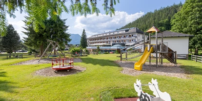 Wanderurlaub - Sonnenterrasse - Bad Aussee - Garten/Kinderspielplatz - Hotel-Restaurant Grimmingblick
