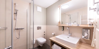 Wanderurlaub - Sonnenterrasse - Bad Aussee - Badezimmer - Hotel-Restaurant Grimmingblick