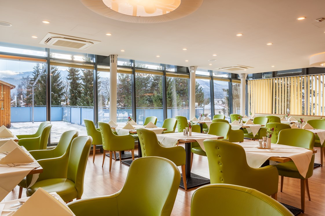 Wanderhotel: Restaurant / Wintergarten - Hotel-Restaurant Grimmingblick