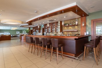 Wanderhotel: Bar - Hotel-Restaurant Grimmingblick