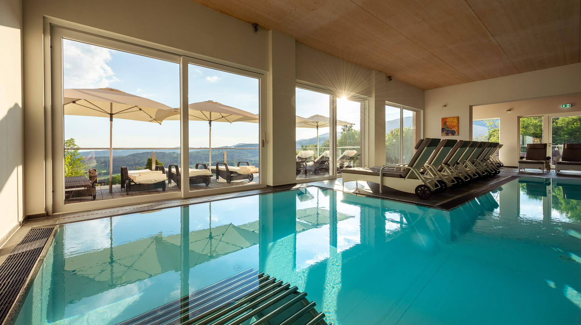 Wanderhotel: Hallenbad im Wellnesshotel - Thula Wellnesshotel Bayerischer Wald