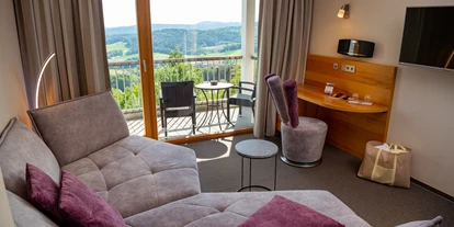 Wanderurlaub - Ostbayern - Wohnbereich Pool Suite - Thula Wellnesshotel Bayerischer Wald