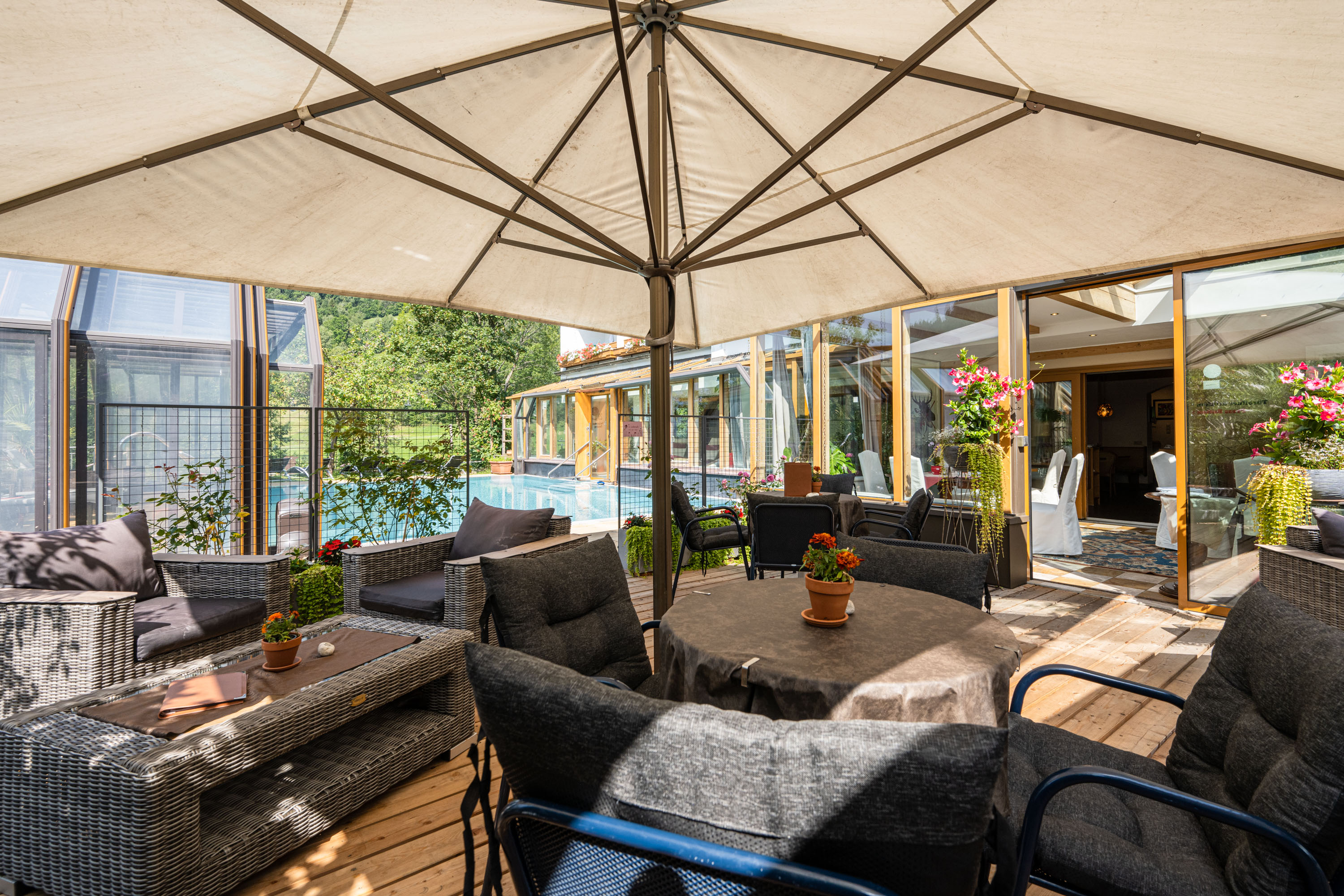 Wanderhotel: Sonnenterrasse  - Genusshotel Almrausch