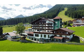 Wanderhotel: Unser Hotel mit Gipfelbahn Hochwurzen  - Hotel Waldfrieden