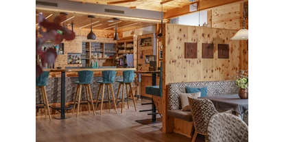 Wanderurlaub - Steiermark - Die Hausbar in der Zirbenstube - Hotel Waldfrieden