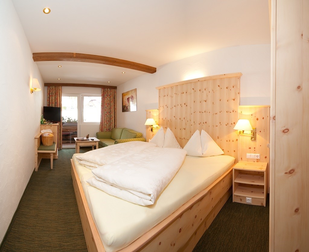 Hotel Garni Berghof Zimmerkategorien Doppelzimmer Zirbe