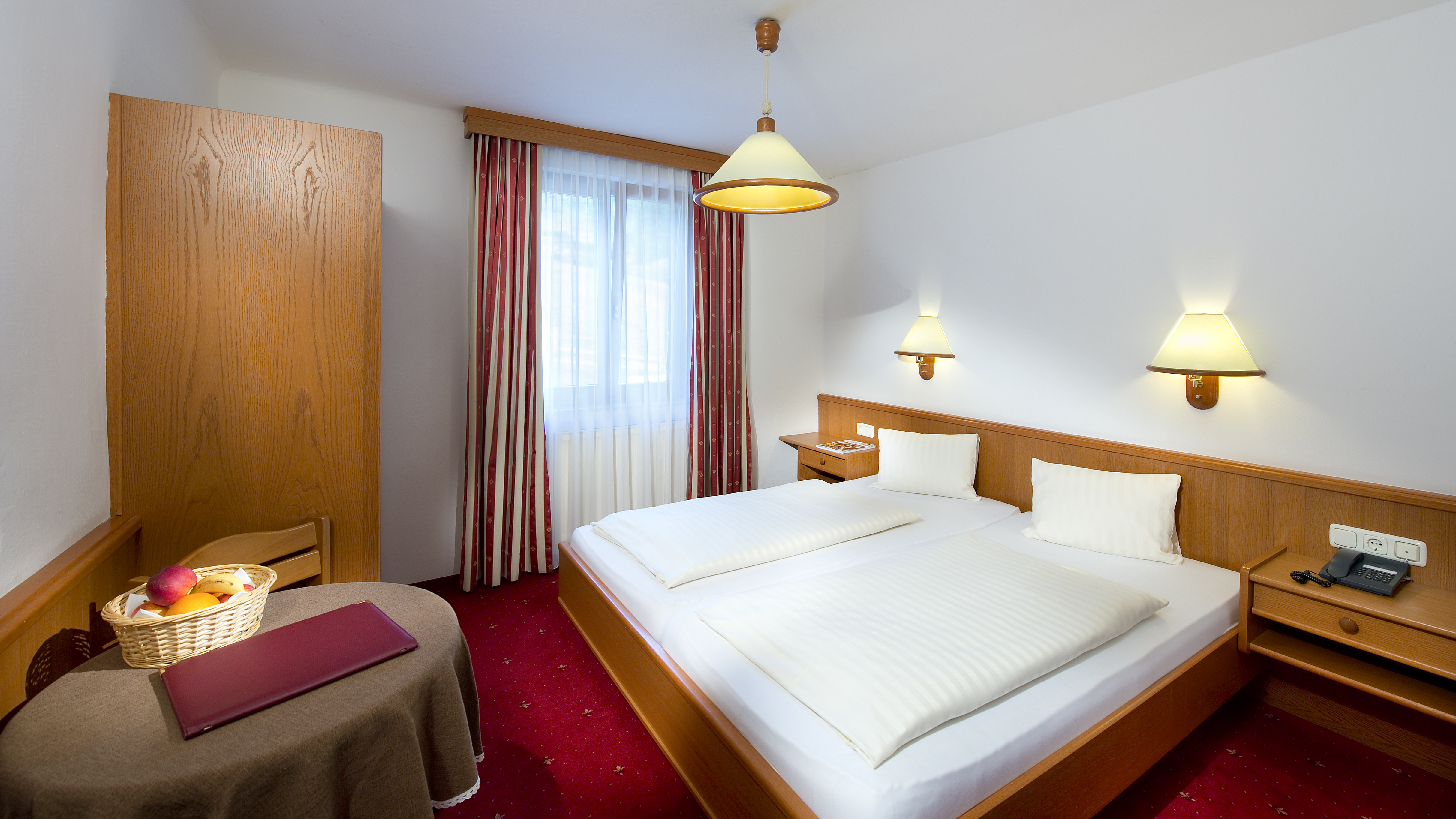 Almhotel & Genussgasthof Hierzegger Zimmerkategorien "Bergblick" ohne Balkon