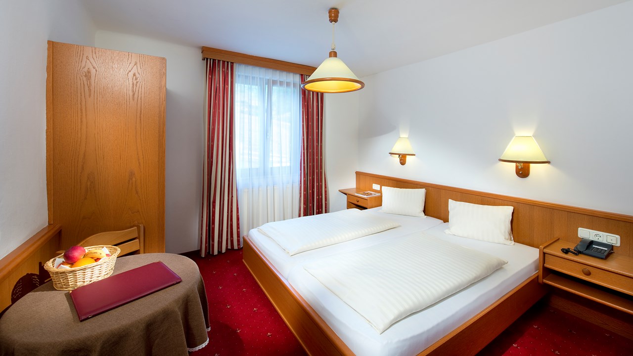 Almhotel & Genussgasthof Hierzegger Zimmerkategorien "Bergblick" ohne Balkon