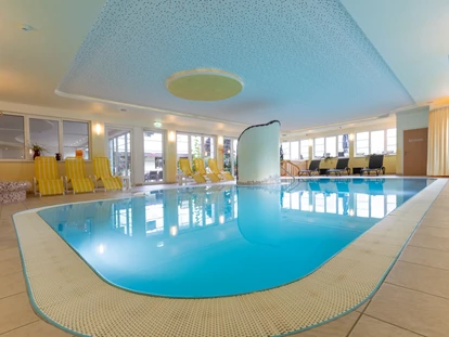 Wanderurlaub - Fahrstuhl - Hallenbad im Panoramahotel Gürtl - Panoramahotel Gürtl
