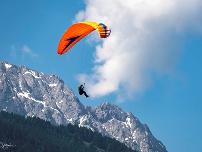 Wanderurlaub - Kötschach-Mauthen - Paragleiten  -   Sattleggers Alpenhof & Feriensternwarte