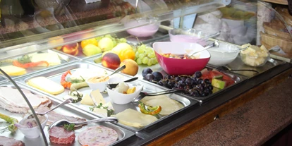 Wanderurlaub - Fahrstuhl - Frühstücksvitrine - Hotel Restaurant Pariente