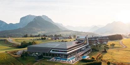 Wanderurlaub - Sonnenterrasse - Bad Aussee - Außenpanorama Narzissen Vital Resort Bad Aussee - Narzissen Vital Resort