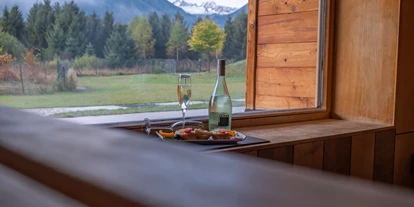 Wanderurlaub - Sonnenterrasse - Bad Aussee - Prosecco und Brötchen Aufguss für Damen - Narzissen Vital Resort