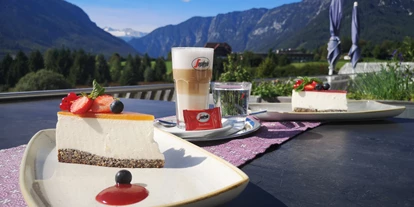 Wanderurlaub - Sonnenterrasse - Bad Aussee - Genuss mit Blick auf Berge und Natur  - Narzissen Vital Resort