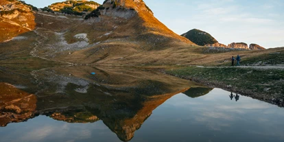 Wanderurlaub - Sonnenterrasse - Bad Aussee - Herbstwanderung am Loser zum Augstsee - Narzissen Vital Resort