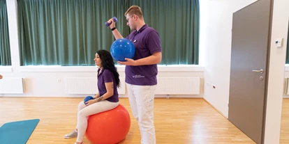 Wanderurlaub - Sonnenterrasse - Bad Aussee - Medical Wellness, Kur und Therapie mit ausgebildeten Physiotherapeuten und Masseuren  - Narzissen Vital Resort