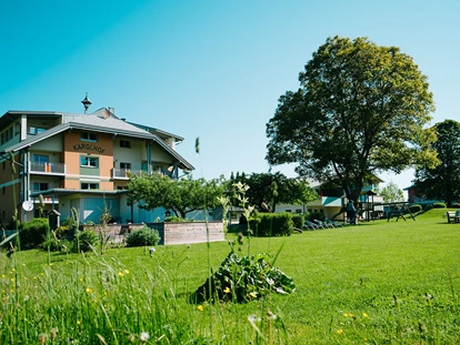 Wanderurlaub - Fahrstuhl - Unser modernes Stammhaus Karglhof - Ferienwohnungen und Seebungalows am Faaker See - Karglhof OG