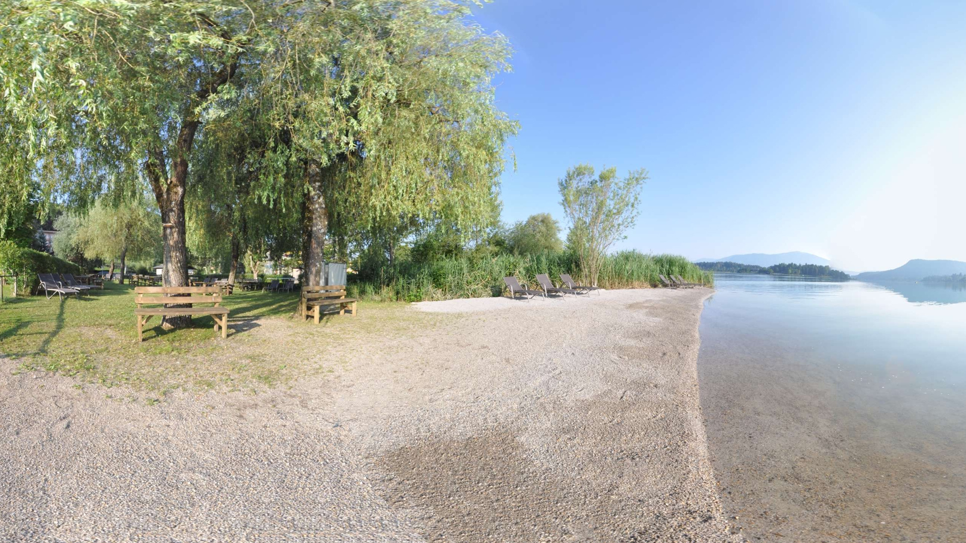 Wanderurlaub - Schwierigkeit Wanderungen: Blau - Kärnten - Eigener, flach abfallender Badestrand - Ferienwohnungen und Seebungalows am Faaker See - Karglhof OG